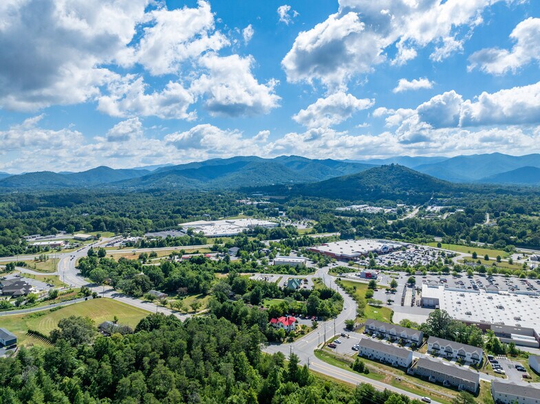 More Photos Of 4 Northcrest Dr, Weaverville Office For Sale
