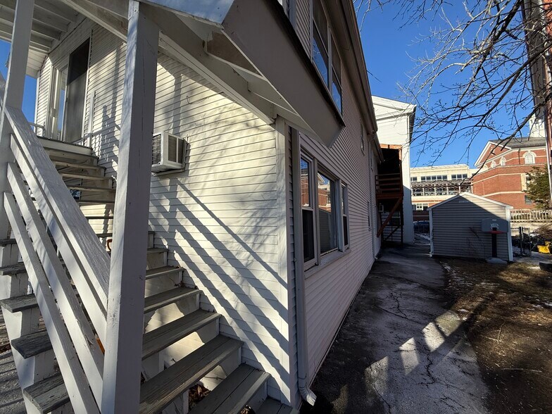 More Photos Of 8-10 Essex St, Andover Storefront Retail Office For Lease