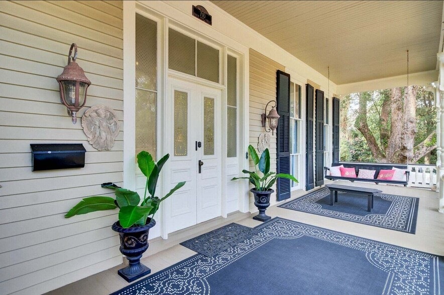 More Photos Of 710 S Main St, Summerville Hospitality For Sale