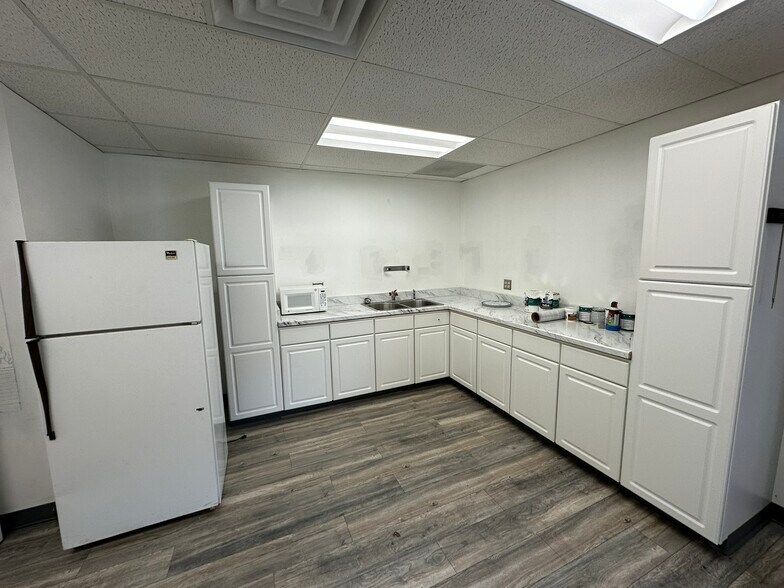 More Photos Of 2526 Monroeville Blvd, Monroeville Medical For Lease