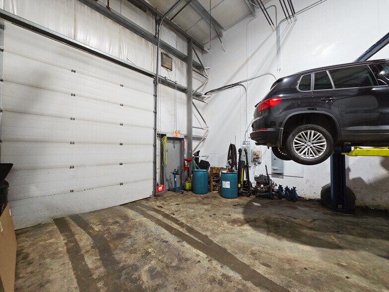 More Photos Of 7611 Sparrow Dr, Leduc Light Manufacturing For Sale