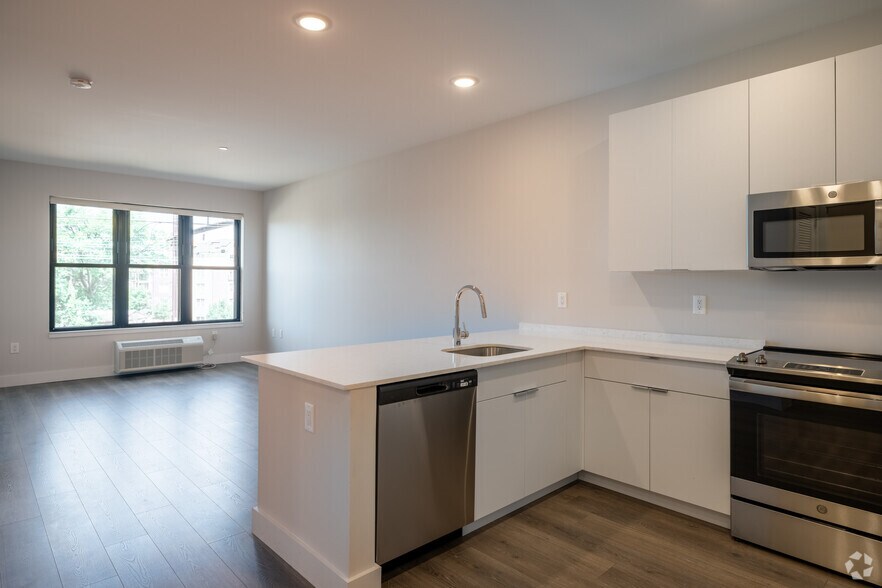 More Photos Of 81 Monroe St, Rahway Apartments For Lease