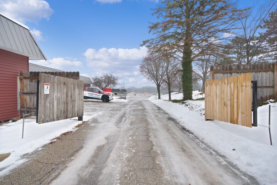 More Photos Of 491 Arlington Rd, Middleville Office For Sale