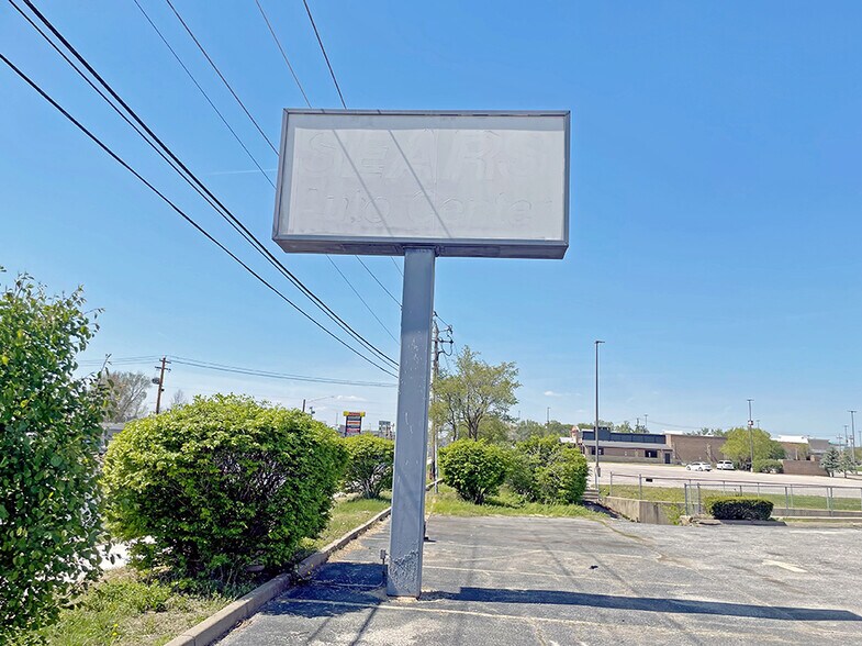 More Photos Of 317 Lincoln Hwy, Fairview Heights Auto Repair For Lease