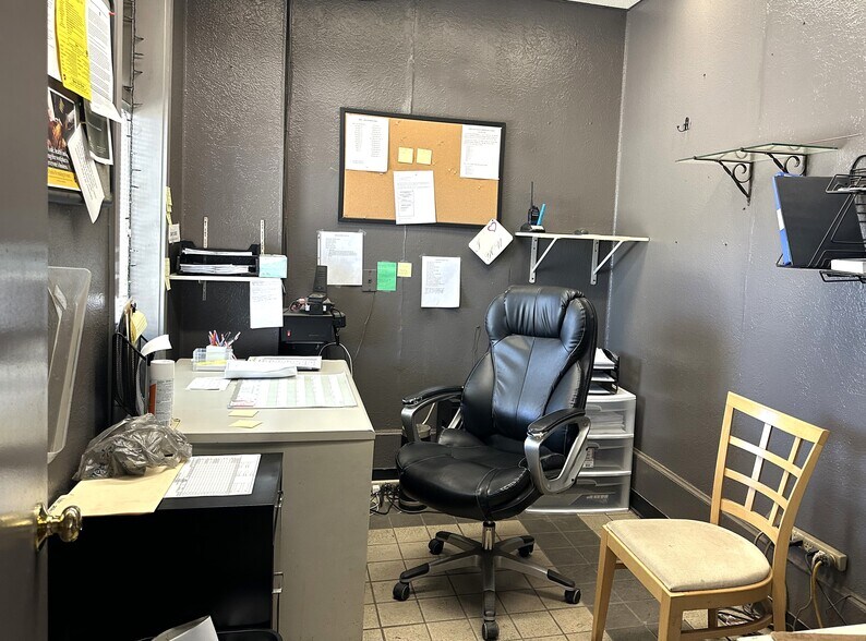 More Photos Of 620 E Howard St, Hibbing Parking Garage For Sale