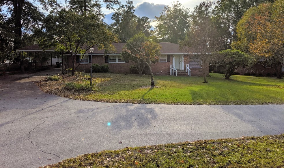 More Photos Of 104 Round Knob Rd, Lexington Office For Sale