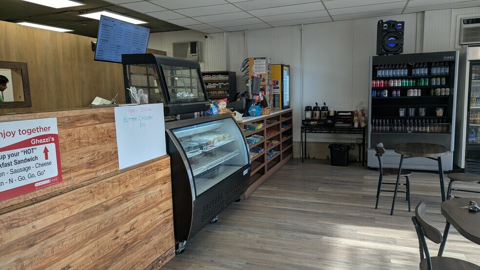 More Photos Of 970 Newfield St, Middletown Storefront For Lease
