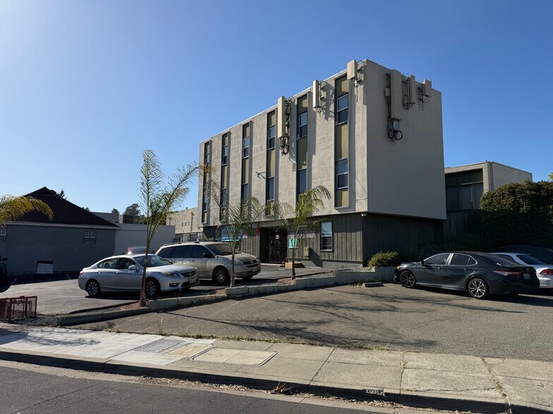 More Photos Of 435 Valley View Rd, El Sobrante Office For Lease