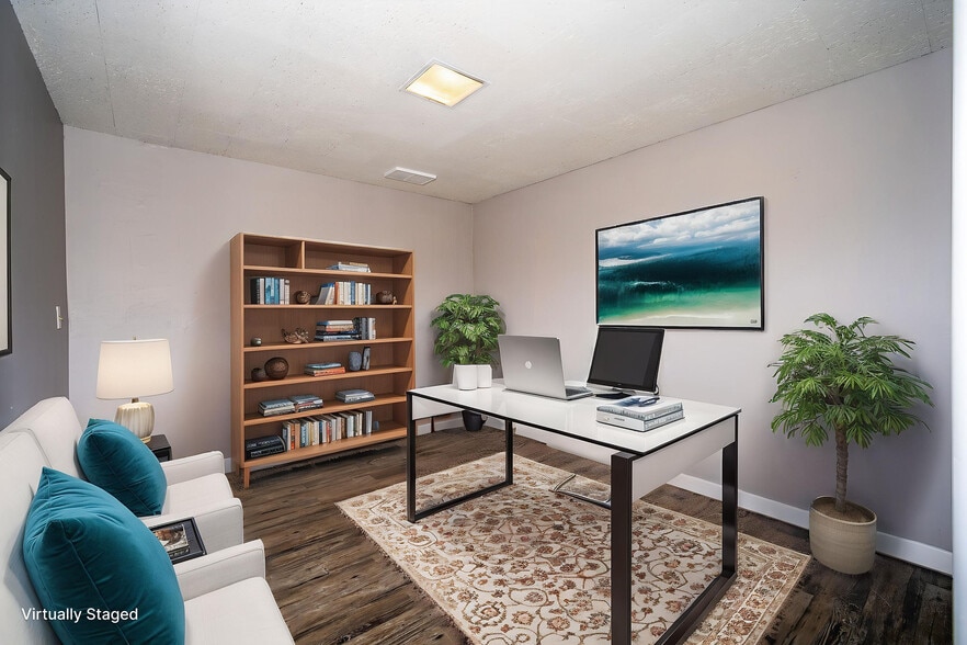 More Photos Of 2198 Losantiville Ave, Cincinnati Storefront Retail Office For Lease