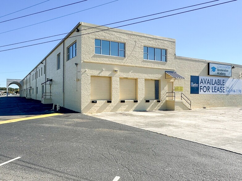 More Photos Of 5935 Rivers Ave, North Charleston Showroom For Lease