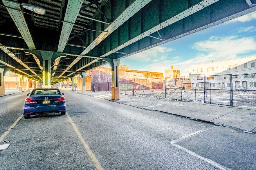 More Photos Of 975-89 N 9th st, Philadelphia Land For Lease