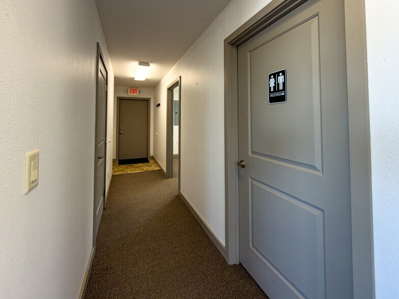 More Photos Of 125 Baltimore Ave SE, Bandon General Retail For Sale