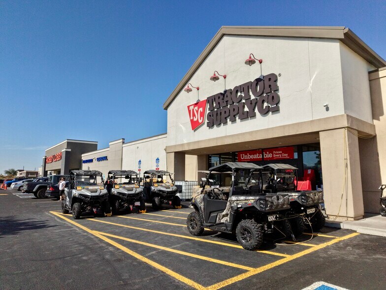 More Photos Of 3124-3150 N Stockton Hill Rd, Kingman Storefront For Sale