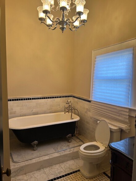 More Photos Of 320 Oakland Ave, Rock Hill Office For Sale