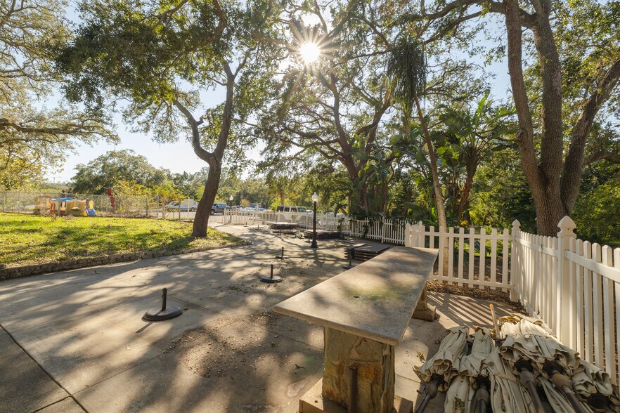 More Photos Of 3170 N McMullen Booth Rd, Clearwater Schools For Lease