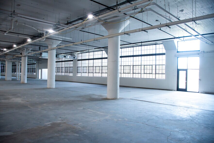 More Photos Of 420 Memorial Dr, Danville General Retail For Lease