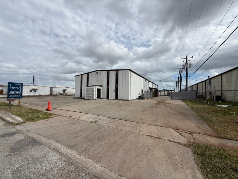 More Photos Of 218 Centaurus Dr, Corpus Christi Warehouse For Lease