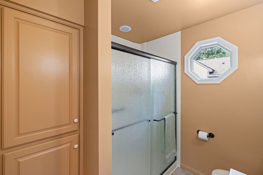 More Photos Of 40 Hospital Rd, Gettysburg Hotel For Sale