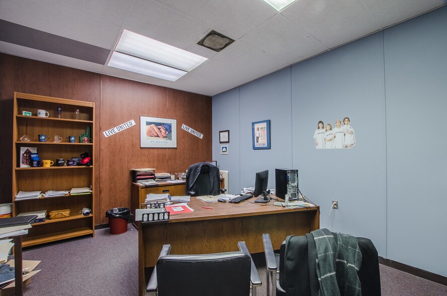 More Photos Of 35 N Park St, Mansfield Office For Sale