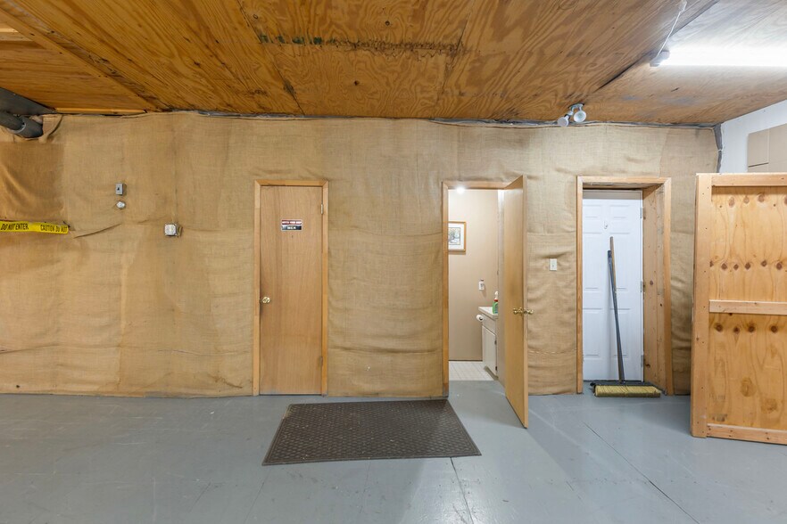 More Photos Of 8018 Northwestern Tpke, Keyser General Retail For Sale