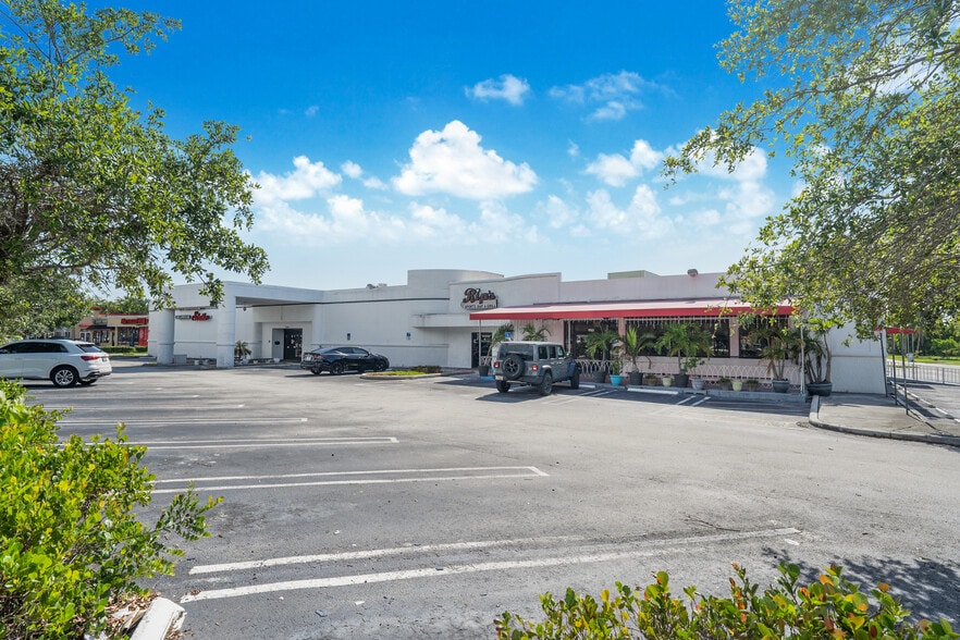Primary Photo Of 2200 N Federal Hwy, Pompano Beach Bowling Alley For Sale
