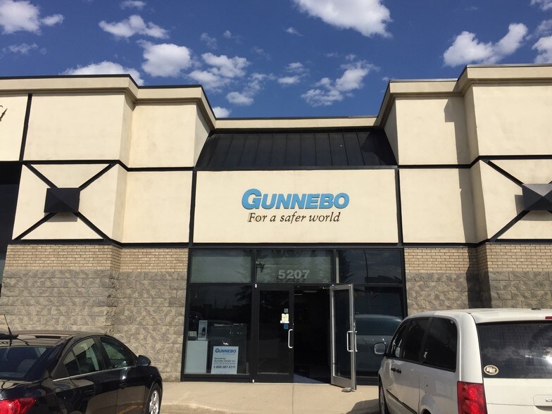 More Photos Of 5203-5239 86th St NW, Edmonton Flex For Lease