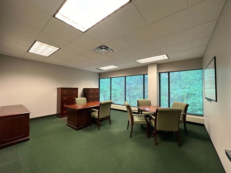 More Photos Of 250 Park West Dr, Pittsburgh Office For Sale