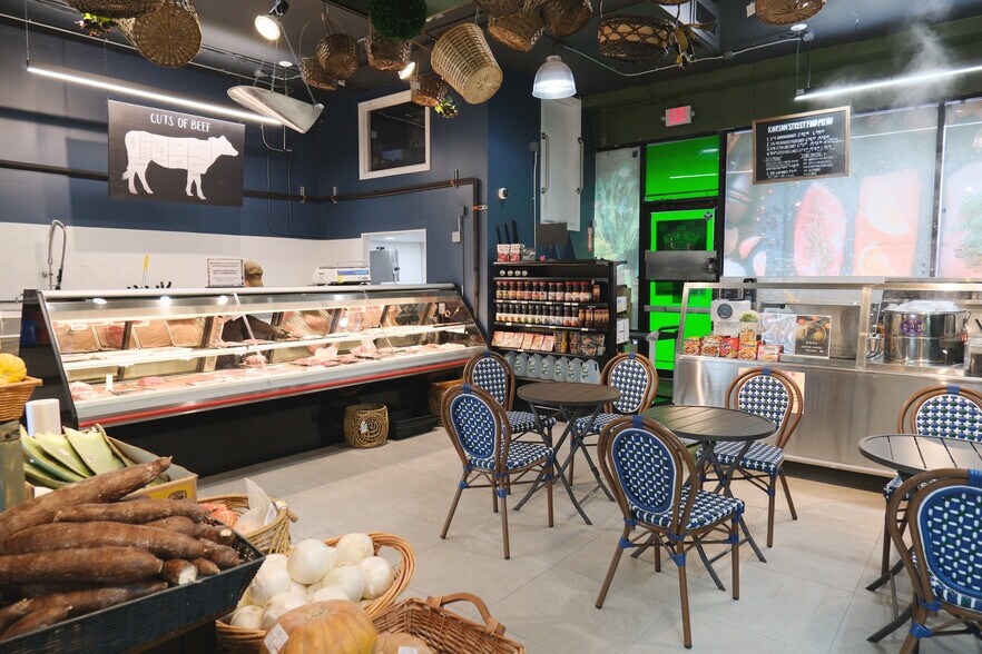More Photos Of 14206 41st Ave, Flushing Supermarket For Lease