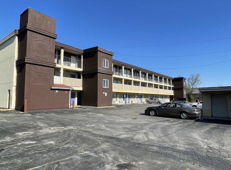 More Photos Of 4545 Woodson Rd, Saint Louis Hotel For Sale