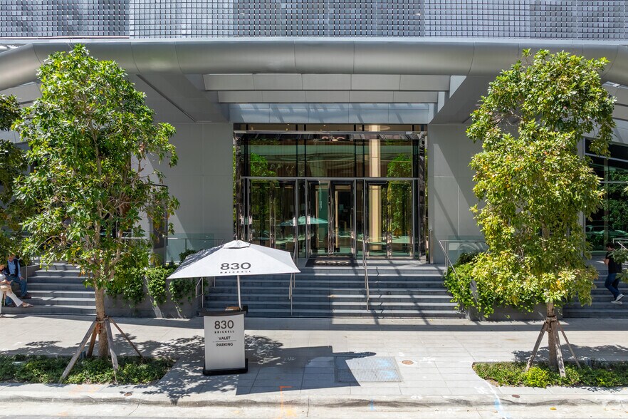 More Photos Of 830 Brickell Plz, Miami Office For Sale