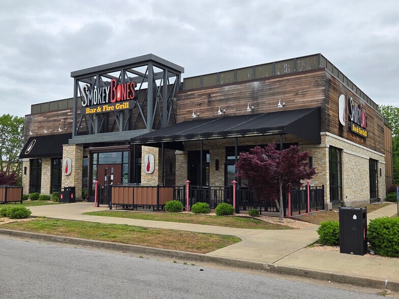 Primary Photo Of 2450 Scottsville Rd, Bowling Green Restaurant For Lease