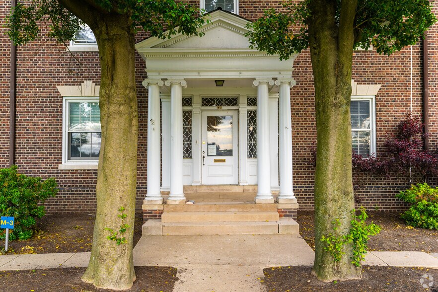 More Photos Of 4605 S Broad St, Philadelphia Office For Lease