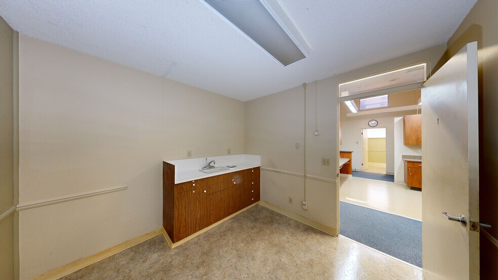 More Photos Of 13350 Big Basin Way, Boulder Creek Medical For Lease