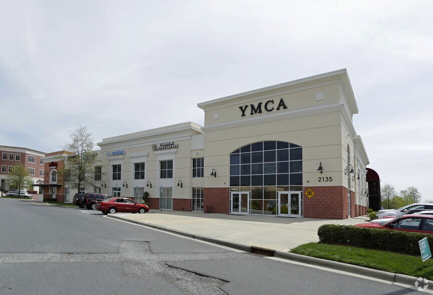 More Photos Of 2135 Ayrsley Town Blvd, Charlotte Freestanding For Lease