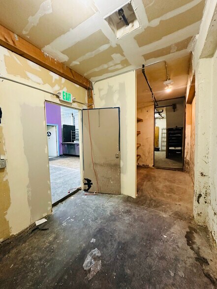 More Photos Of 335-337 Jones St, San Francisco Storefront For Lease