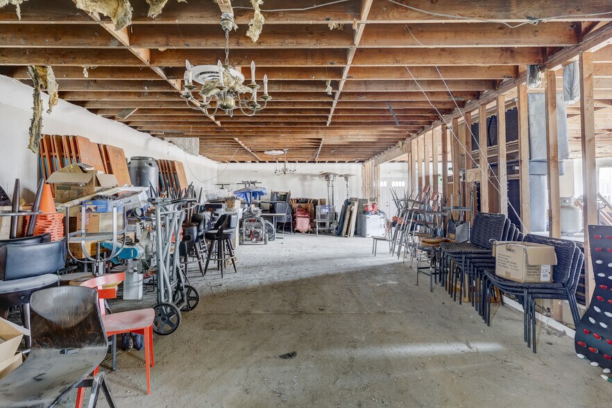 More Photos Of 23919 John R Rd, Hazel Park Freestanding For Sale