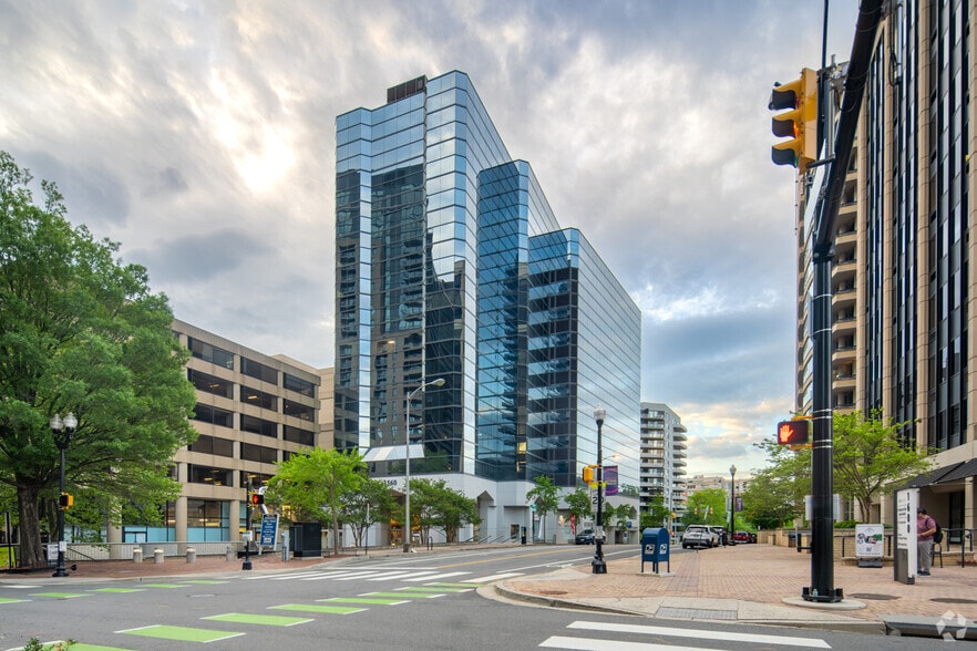 More Photos Of 1560 Wilson Blvd, Arlington Office For Lease