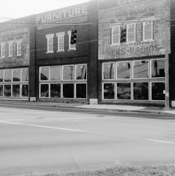 More Photos Of 2200 Glass St, Chattanooga Storefront Retail Residential For Sale