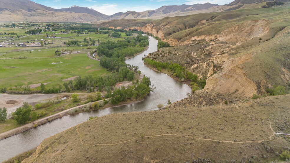 More Photos Of 13 Gott Ln, Salmon Hospitality For Sale