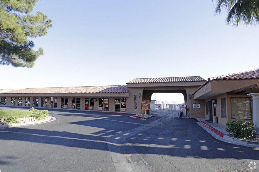 More Photos Of 2550 Chandler Ave, Las Vegas Self Storage For Lease