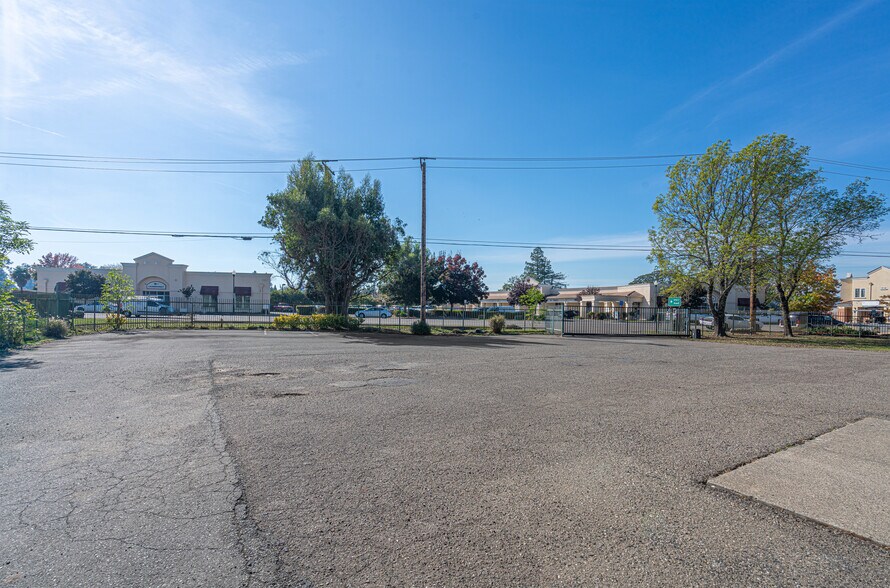 More Photos Of 10342 Old Redwood Hwy, Windsor Warehouse For Sale