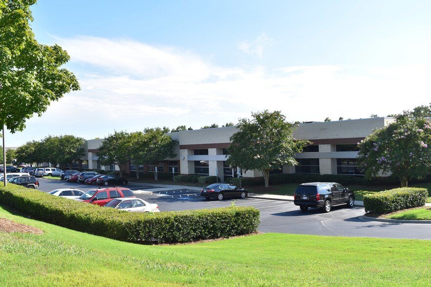 More Photos Of 2401 Whitehall Park Dr, Charlotte Research And Development For Lease