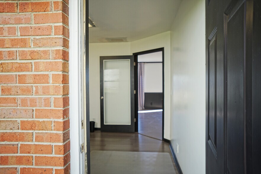 More Photos Of 114 Canfield Pl, Hendersonville Office For Sale