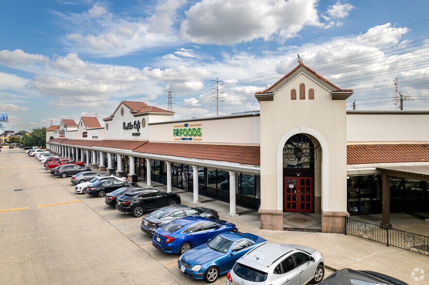 More Photos Of 3245-3285 Southwest Fwy, Houston Unknown For Lease