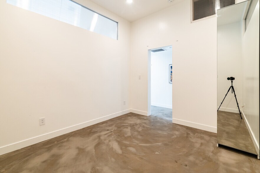 More Photos Of 5655 E Beverly Blvd, Los Angeles General Retail For Lease