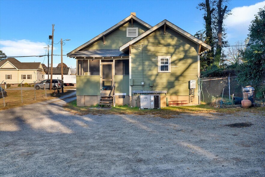 More Photos Of 609 Fair St, Anderson Industrial For Sale