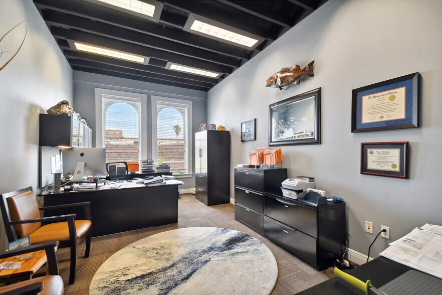More Photos Of 1814 N 15th St, Tampa Office For Sale
