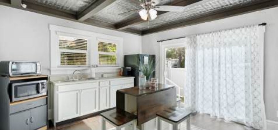 More Photos Of 1322 3rd Ave W, Bradenton Office Residential For Sale