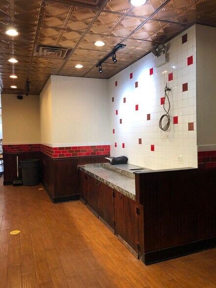 More Photos Of 234 S Wabash Ave, Chicago Office For Sale