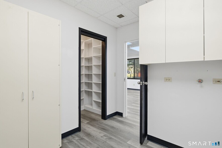 More Photos Of 3 Northwestern Dr, Bloomfield Medical For Lease